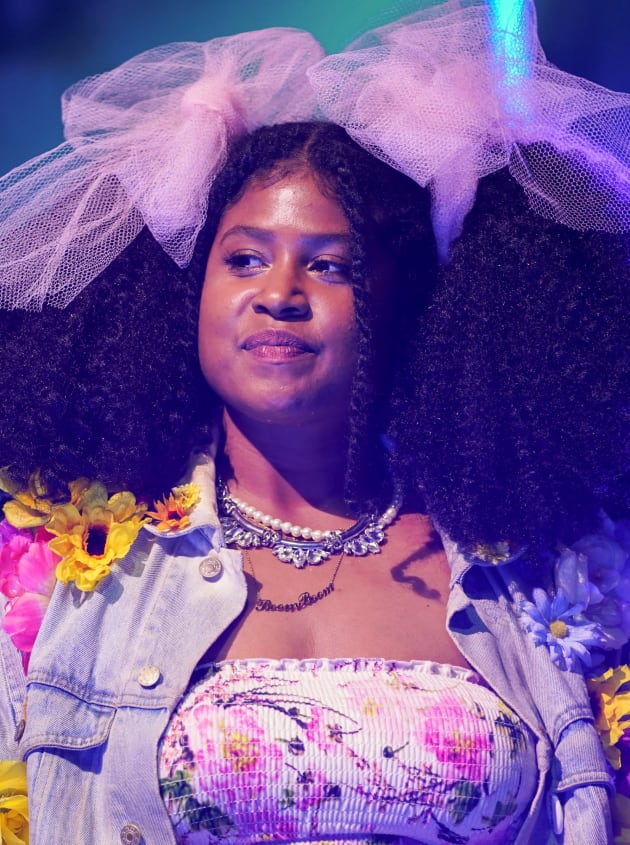Freeing - Tall - Good Trouble Season 2 Episode 18