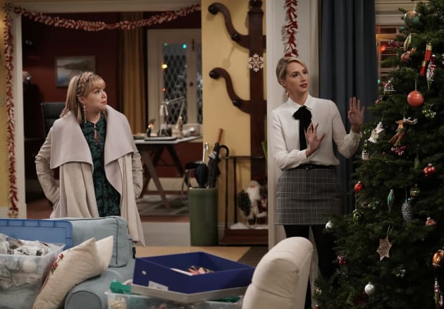 Kristin Mandy Christmas - Last Man Standing Season 7 Episode 9