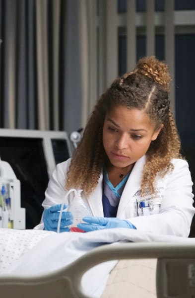 Claire Helps Out - The Good Doctor Season 4 Episode 4