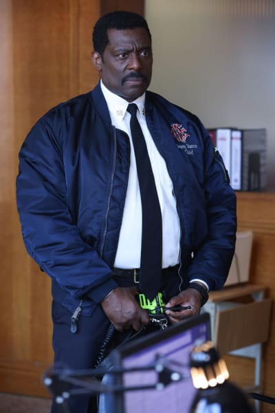 Boden Clashes with Robinson - Chicago Fire Season 12 Episode 8