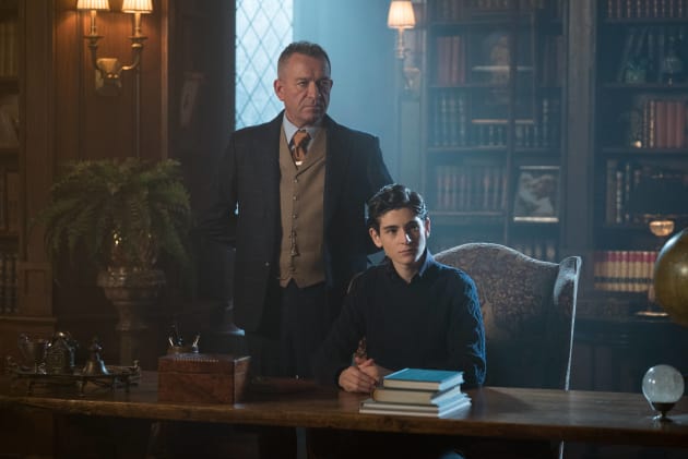 Obedient Servant - Gotham Season 3 Episode 13