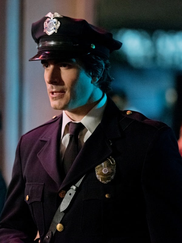 Ray Undercover - DC's Legends of Tomorrow Season 5 Episode 2