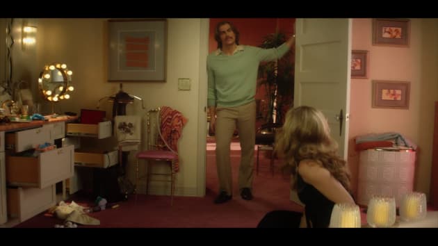 Difficult Position - American Woman Season 1 Episode 5