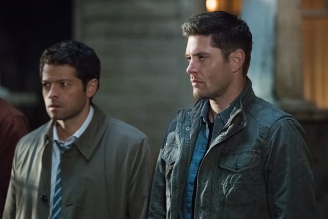 Dean refuses to leave - Supernatural Season 12 Episode 23
