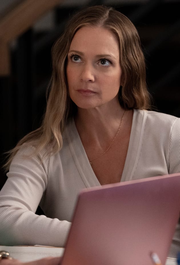 JJ Working with Garcia - Criminal Minds: Evolution Season 1 Episode 3