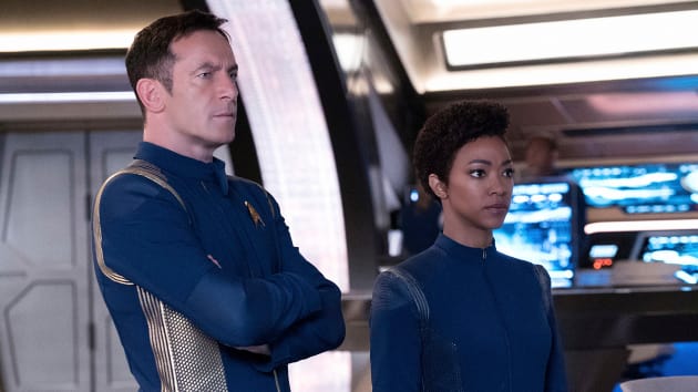 lorca-and-burnham-star-trek-discovery-s1e8.jpg