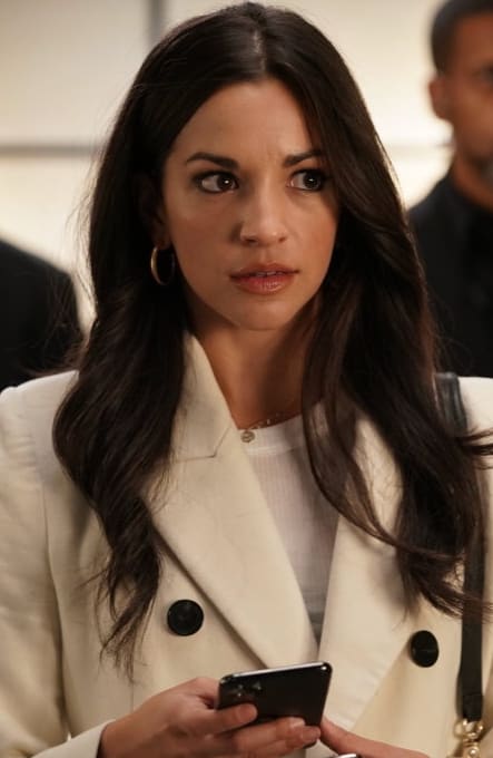 KT - Younger Season 7 Episode 3