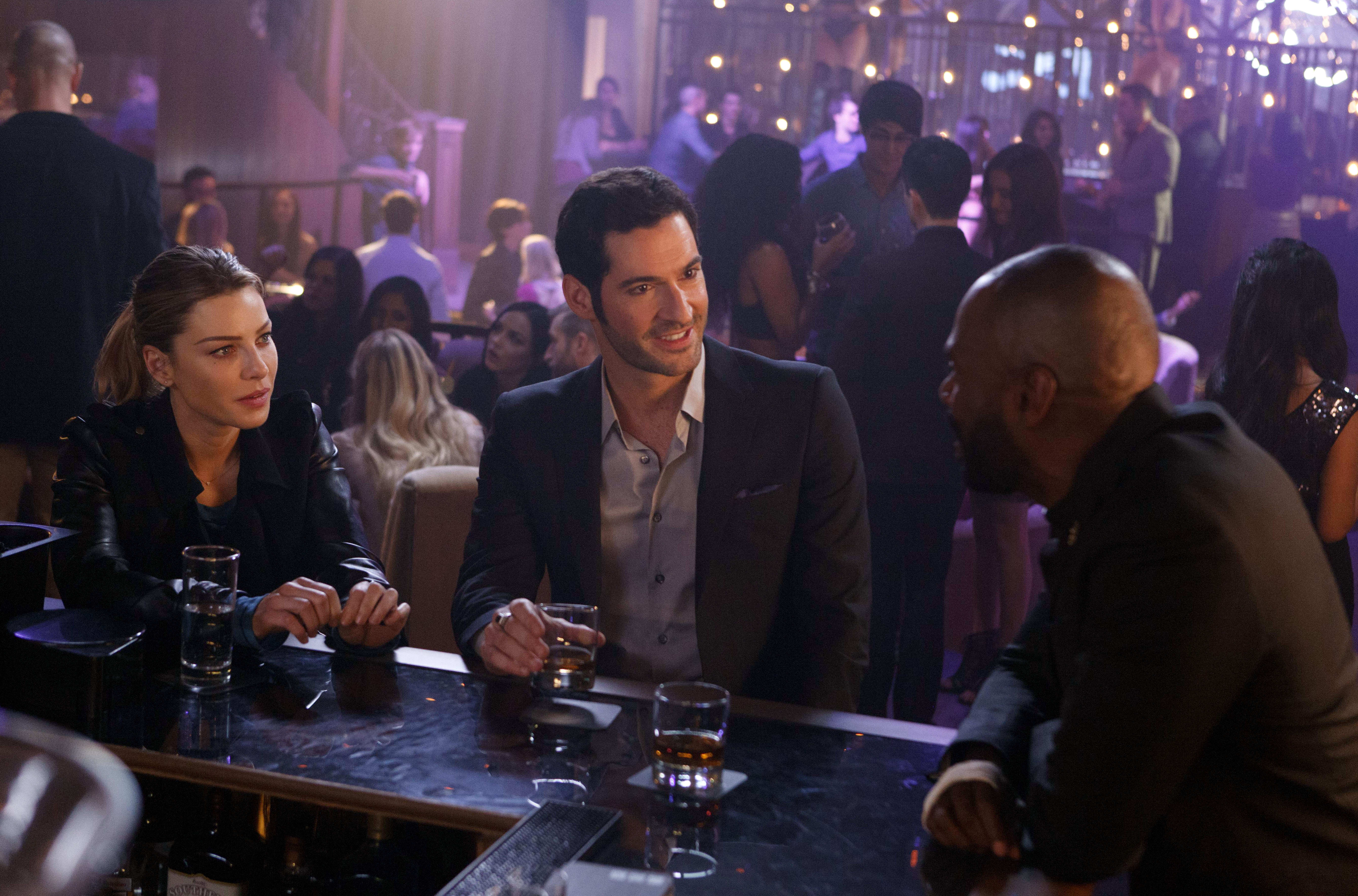 Lucifer season best sale 1 full episodes