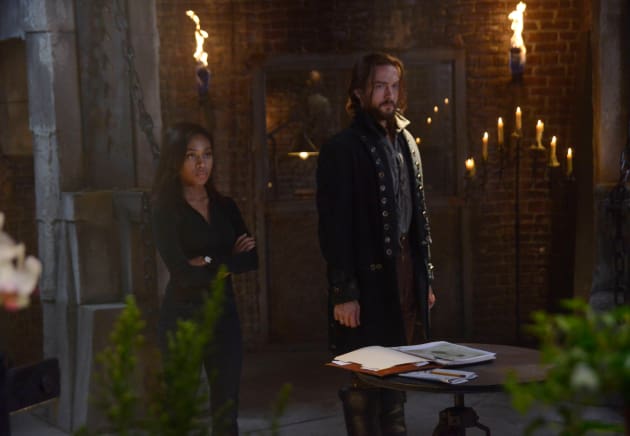 Coming Up with a Plan - Sleepy Hollow Season 2 Episode 1