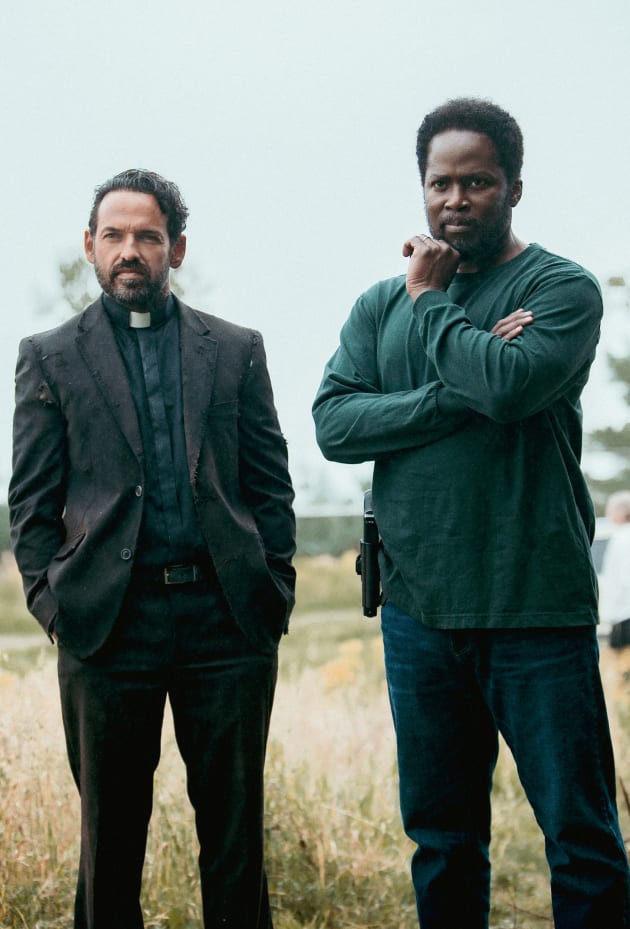 Surveying The Scene - FROM Season 1 Episode 8 - TV Fanatic