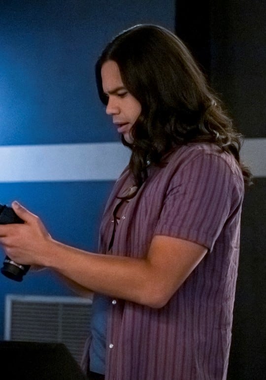 Cisco hears some news - The Flash Season 6 Episode 10