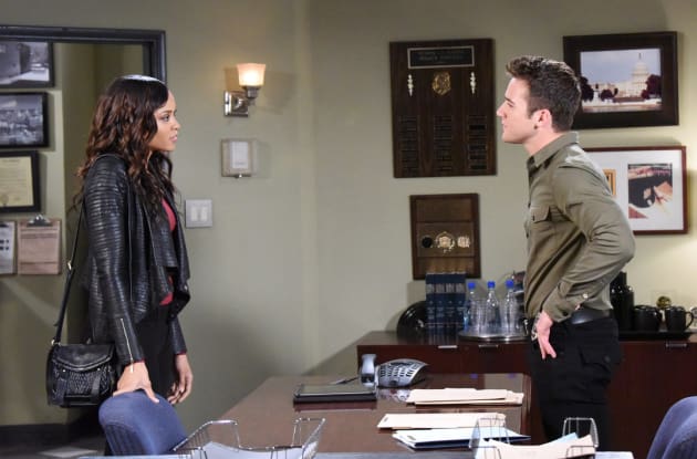 Lani and JJ Talk About the Case - Days of Our Lives