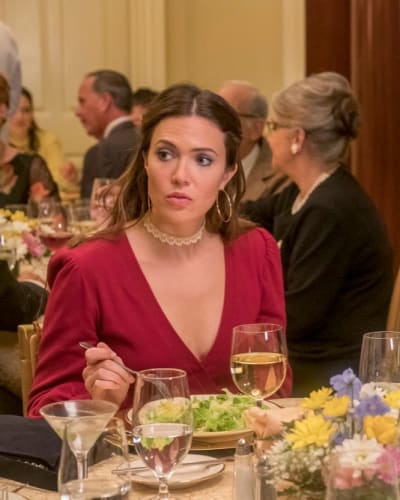 (TALL) Trying to Enjoy Dinner - This is Us Season 4 Episode 1