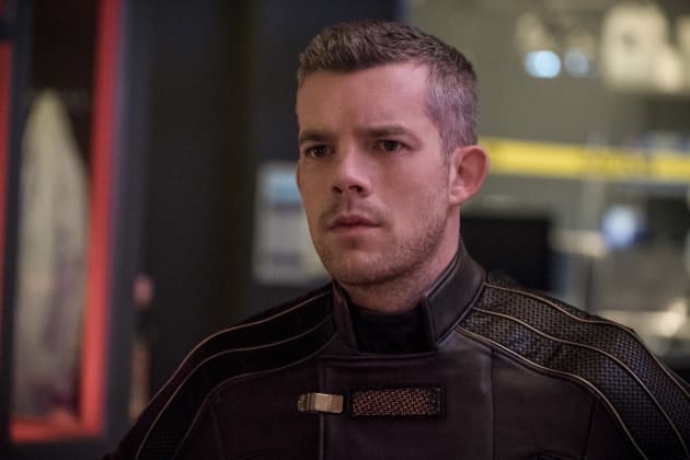 Where Did The Helmet Go - Arrow Season 6 Episode 8