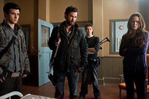 Falling Skies Review A Blonde Bombshell TV Fanatic