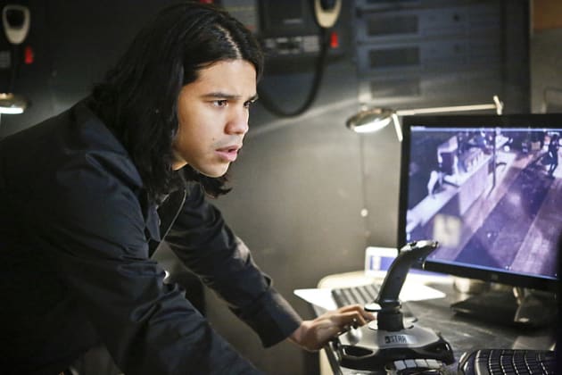 Empty Streets The Flash Season 2 Episode 20 TV Fanatic