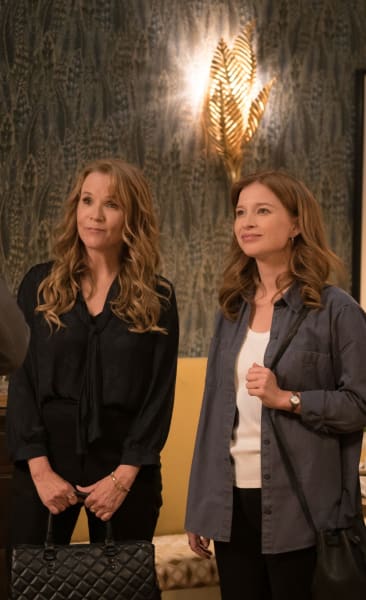 Solving the Case - The Spencer Sisters Season 1 Episode 2