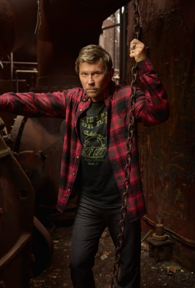 American Rust Promo Pic of Mark Pellegrino