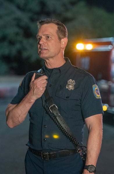 Calling For Help - 9-1-1 Season 6 Episode 4