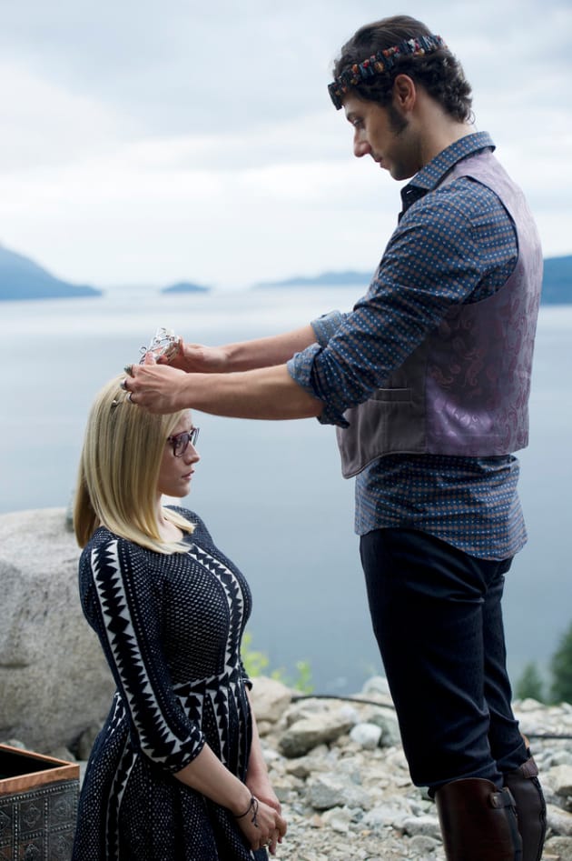 Queen Alice - The Magicians Season 2 Episode 1
