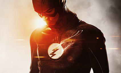 The Flash Season 2: The Speedster Spruces Up His Look!