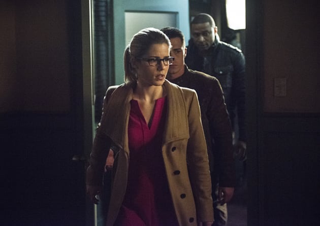 The Team Files In - Arrow Season 3 Episode 18