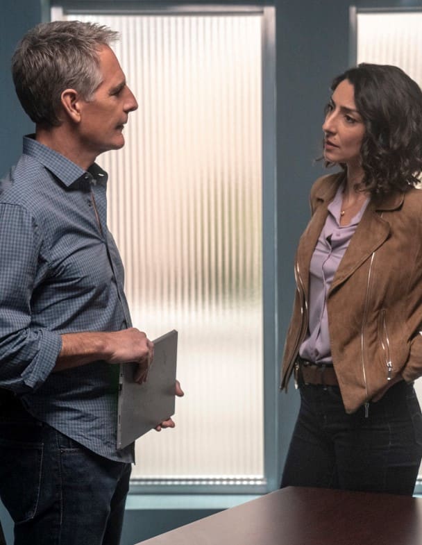 Helping a Teammate - NCIS: New Orleans Season 5 Episode 15