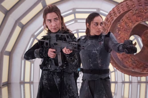 Raven and Niylah Working Together - The 100 Season 7 Episode 10