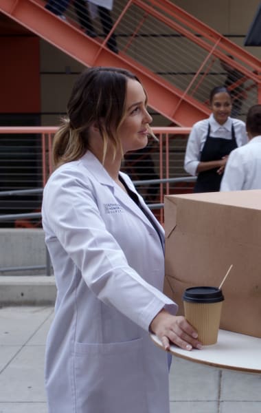 Jo and the Box -tall  - Grey's Anatomy Season 19 Episode 7