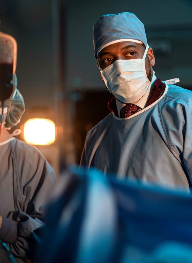 Helping Hugh - Tall - New Amsterdam Season 1 Episode 17