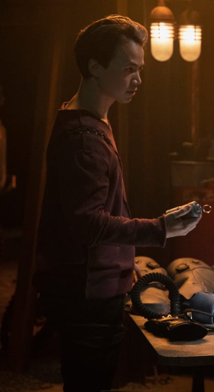Jordan Assists Raven The 100 Season 7 Episode 4 Tv Fanatic