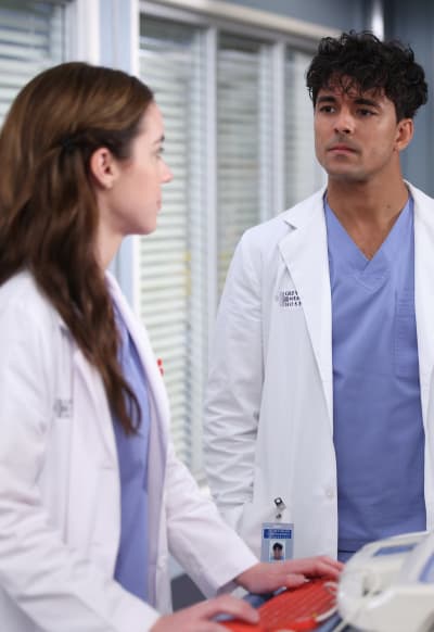 Jules and Lucas - tall - Grey's Anatomy Season 19 Episode 16