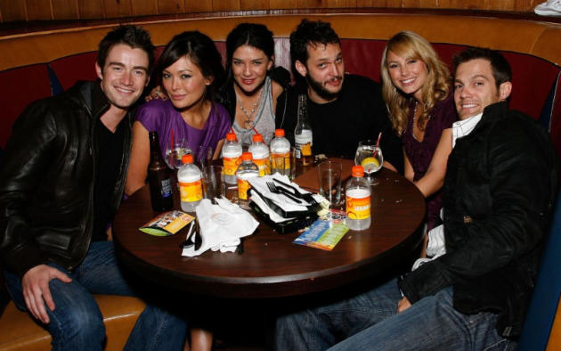 Robert Buckley and Lindsay Price