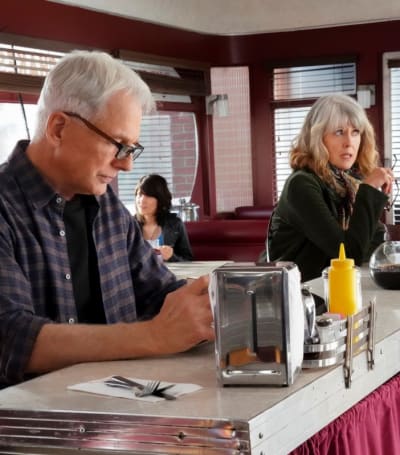 Diner Meeting - NCIS Season 18 Episode 11