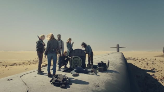 the beached submarine fear the walking dead