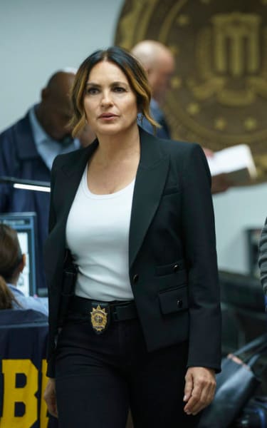 Stopping a Mass Murderer - Law & Order: SVU Season 24 Episode 22