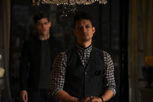 Worried Warlock - Shadowhunters Season 2 Episode 9