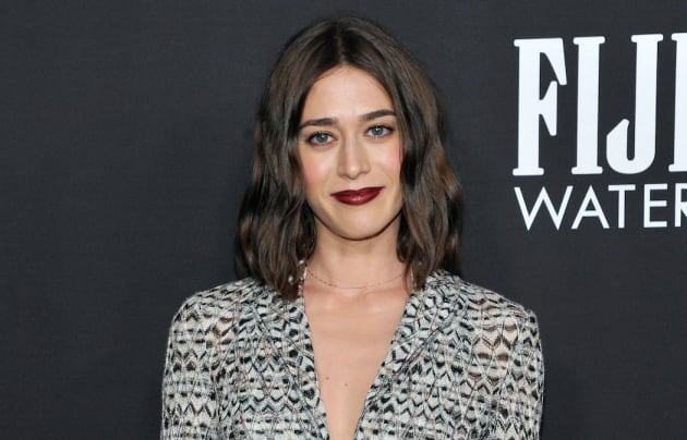 Castle Rock: Lizzy Caplan Cast as Young Annie Wilkes for Misery-Themed Season 2 - TV Fanatic
