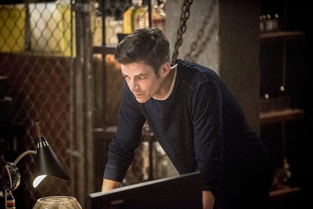 Over Here - The Flash Season 3 Episode 2