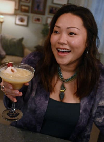 Jenna drinks - Zoey's Extraordinary Playlist Season 2 Episode 4