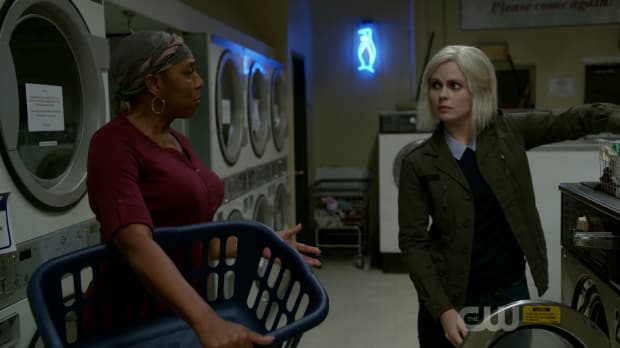 Mama Leone - iZombie Season 4 Episode 4