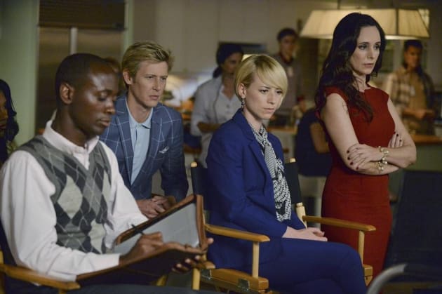 Everyone Is Watching - Revenge Season 4 Episode 6