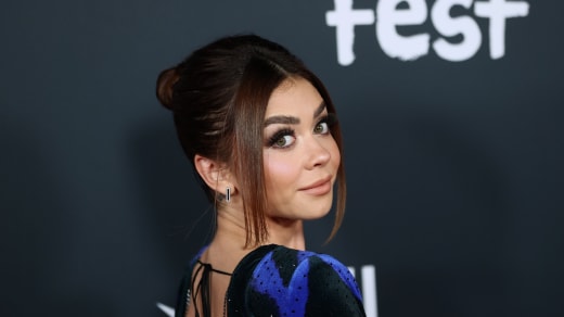  Sarah Hyland attends the 2021 AFI Fest Opening Night Gala 