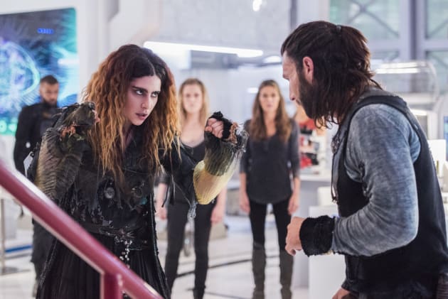 Fighting Roan — The 100 Season 4 Episode 8