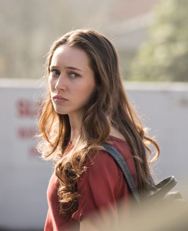 Something is Wrong - Fear the Walking Dead Season 1 Episode 1