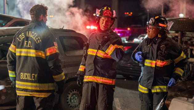 Freeway Crash - 9-1-1 Season 4 Episode 9
