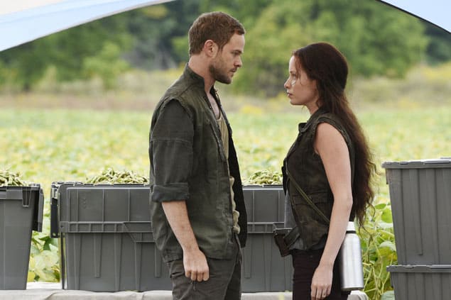 What Does She Know? - Killjoys Season 1 Episode 3