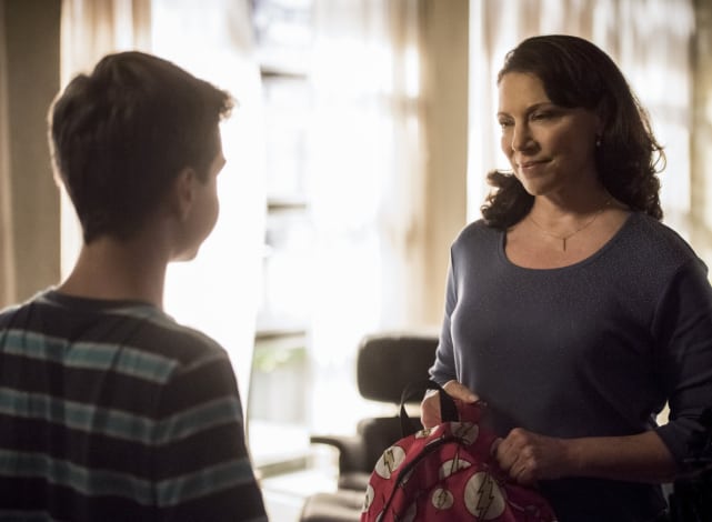 Raisa The Maid Returns - Arrow Season 6 Episode 1