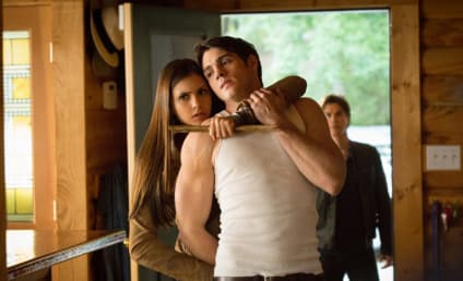 The Vampire Diaries Christmas Photos: Trouble for Jeremy?
