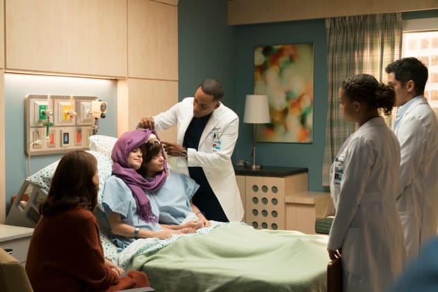 conjoined twins doctor team - The Good Doctor Season 1 Episode 11